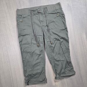 Blue Identity Women's Petite Army Green Capri Shorts, Size 8P